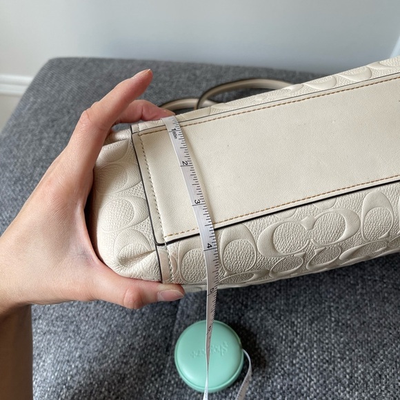 Coach Cream Shoulder Bag - Picture 13 of 16